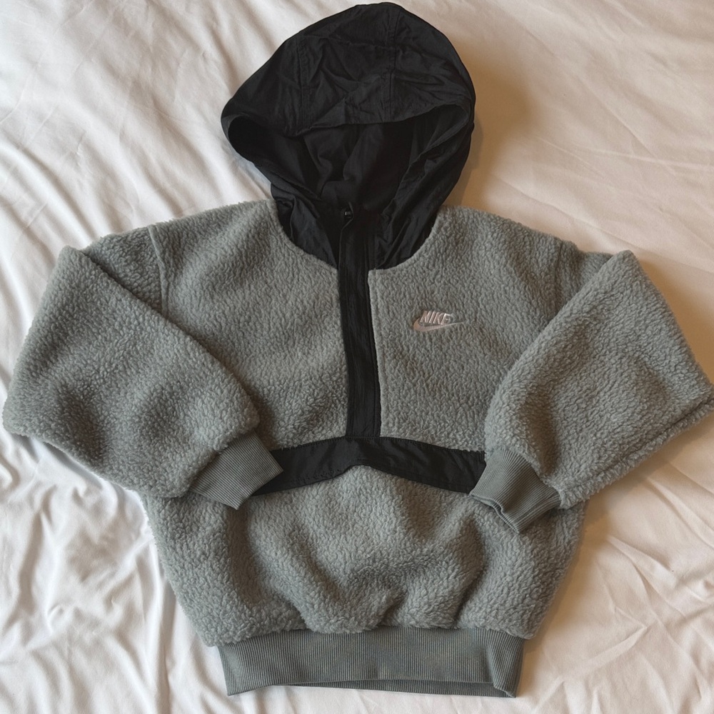 NWT Nike Kids Gray and Black Fleece Hoodie